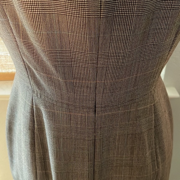 EUC beautiful, fully lined dress. - Picture 8 of 11